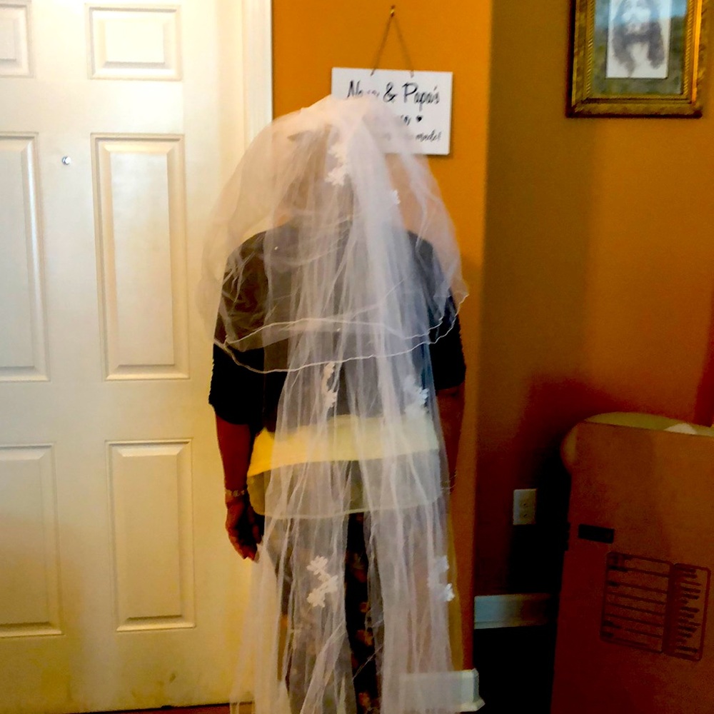 NWT wedding veil